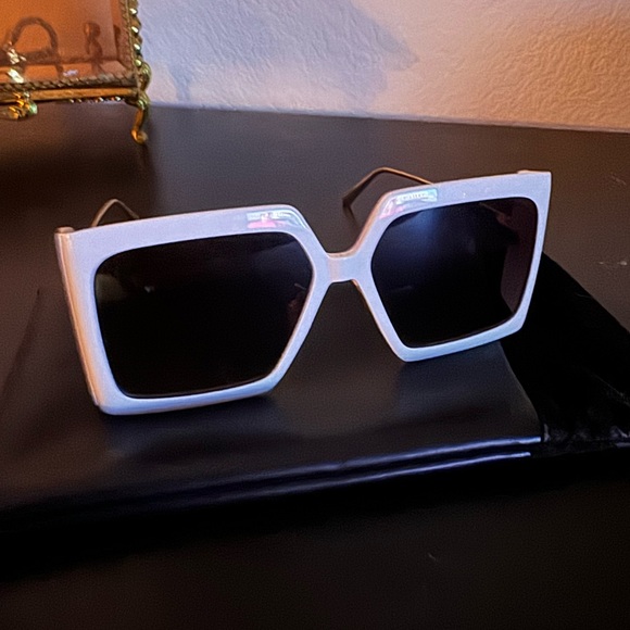 CHRISTIAN DIOR SUNGLASSES WHITE SQUARE - Picture 1 of 5